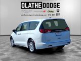 Used 2023 Chrysler Voyager LX image 3