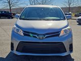 Used 2018 Toyota Sienna LE image 2