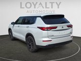 Used 2023 Mitsubishi Outlander SE Black Edition image 3