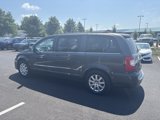 Used 2016 Chrysler Town & Country Touring image 4