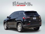 Used 2023 Jeep Compass Latitude image 3
