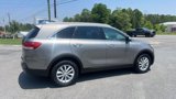 Used 2018 Kia Sorento LX image 5