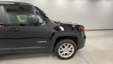 Used 2022 Jeep Renegade Latitude image 3