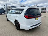 Used 2022 Chrysler Pacifica Touring-L image 2