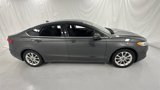 Used 2019 Ford Fusion SE image 2