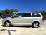 Used 2012 Chrysler Town & Country Touring-L w/ Driver Convenience Group image 4