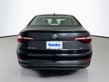 Used 2024 Volkswagen Jetta SE image 5