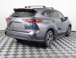 Used 2021 Toyota Highlander XLE image 4