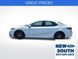 Used 2023 Toyota Camry SE image 2