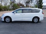 Used 2018 Chrysler Pacifica Touring-L Plus image 3