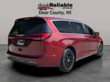 Used 2023 Chrysler Pacifica Touring-L image 4