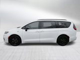 Certified 2024 Chrysler Pacifica Premium image 4