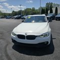 Used 2018 BMW 320i xDrive Sedan w/ Premium Package image 3