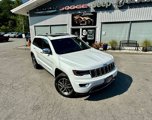 Used 2018 Jeep Grand Cherokee Limited w/ Luxury Group II image 2
