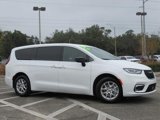 New 2025 Chrysler Pacifica Select image 2