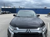 Used 2019 Mitsubishi Outlander SE image 2