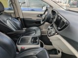 Used 2022 Chrysler Pacifica Touring-L image 4