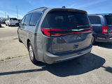 Used 2022 Chrysler Pacifica Touring-L image 6