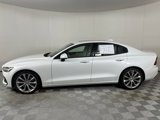 Used 2020 Volvo S60 T6 Momentum image 3