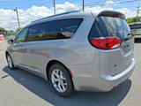 Used 2018 Chrysler Pacifica Touring-L w/ Advanced Safetytec Group image 4