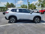 Used 2023 Nissan Rogue SV image 2