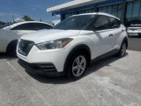Used 2018 Nissan Kicks S image 2