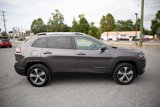 Used 2019 Jeep Cherokee Limited w/ Luxury Group image 2