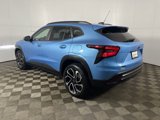 Used 2025 Chevrolet Trax RS w/ Sunroof Package image 3