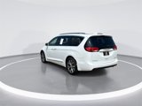 Used 2017 Chrysler Pacifica Limited image 6