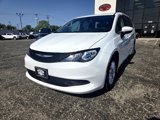 Used 2022 Chrysler Voyager LX image 3