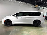 Used 2022 Chrysler Pacifica Touring-L w/ S Appearance Package image 4