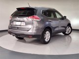 Used 2015 Nissan Rogue SV image 2