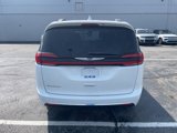 Used 2022 Chrysler Pacifica Touring-L image 6