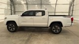 Used 2016 Toyota Tacoma TRD Sport image 5