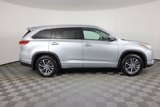 Used 2018 Toyota Highlander XLE image 2
