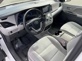 Used 2018 Toyota Sienna LE image 2
