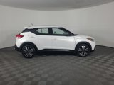 Used 2018 Nissan Kicks SR image 3