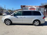 Used 2009 Volkswagen Routan SEL Premium image 2