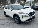 Used 2021 Nissan Rogue SV image 2