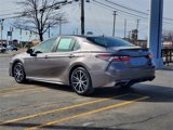 Used 2022 Toyota Camry SE image 2