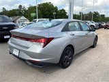 Used 2021 Hyundai Elantra SEL w/ Convenience Package image 3