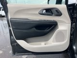 Certified 2023 Chrysler Pacifica Touring-L image 5