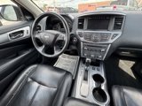 Used 2017 Nissan Pathfinder SL image 3