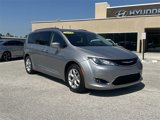 Used 2019 Chrysler Pacifica Touring-L Plus w/ Tire & Wheel Group image 4
