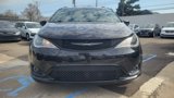 Used 2018 Chrysler Pacifica Touring-L w/ S Appearance Package image 4