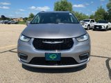 Used 2021 Chrysler Pacifica Touring-L image 2