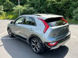 Used 2024 Kia Niro EX Touring image 3