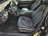 Used 2022 Toyota Camry SE image 5