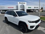 Used 2023 Jeep Grand Cherokee Altitude image 2