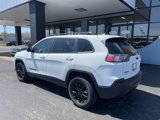 Used 2023 Jeep Cherokee Altitude Lux image 5